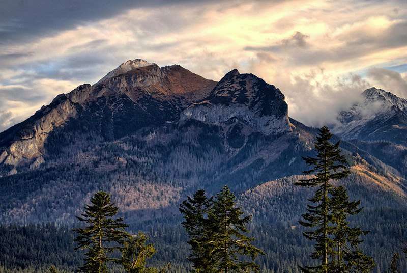 http://www.klubpodroznikow.com/images/igallery/resized/801-900/M3_Hawra___jesiennie___Tatry_Bielskie_Andrzej_Bernatowicz-812-800-600-86.jpg