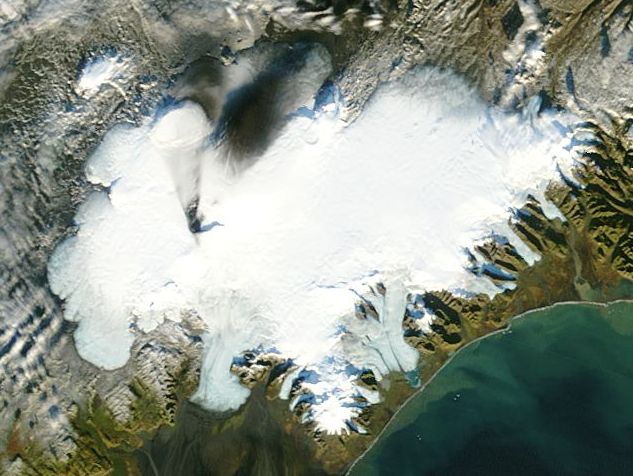 Ash_from_Grimsvotn_Volcano_on_Icelands_Vatnajokull.jpg