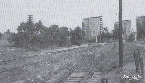 torykolejoweprzydawnejstacjiCzyżynyobecnieRondoCzyżyńskie1971.jpg