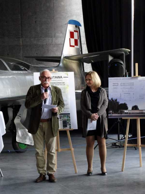 GalaiwystawaAlejaPodróżników(15).JPG