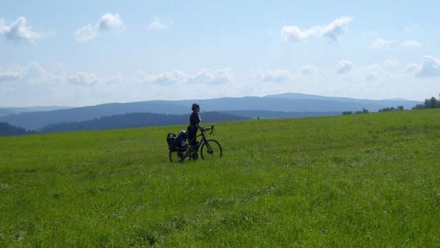 10 Pierwsze grzbietyBieszczadów w oddali