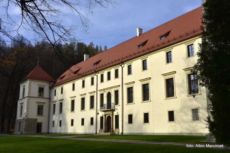 Zamek w Suchej Beskidzkiej 4