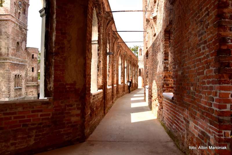 Pałac zamek w Tworkowie 36