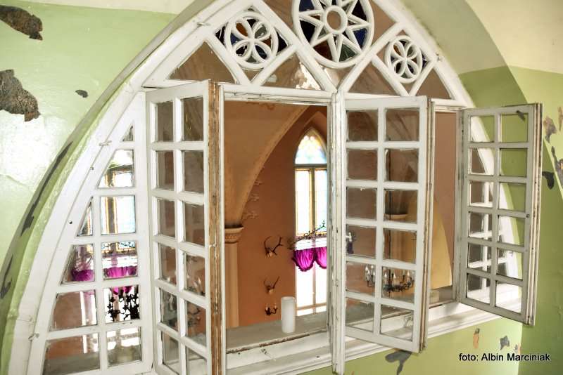 Zamek Leśna Skała w Szczytnej 19