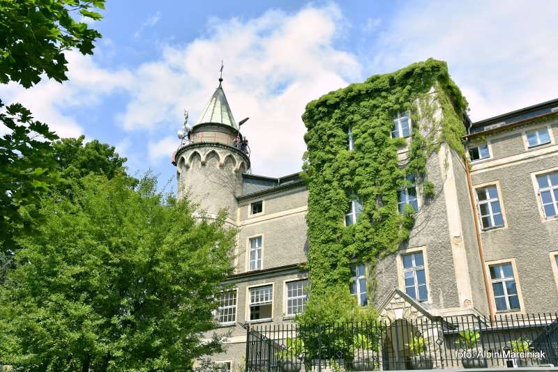 Zamek Leśna Skała w Szczytnej 33