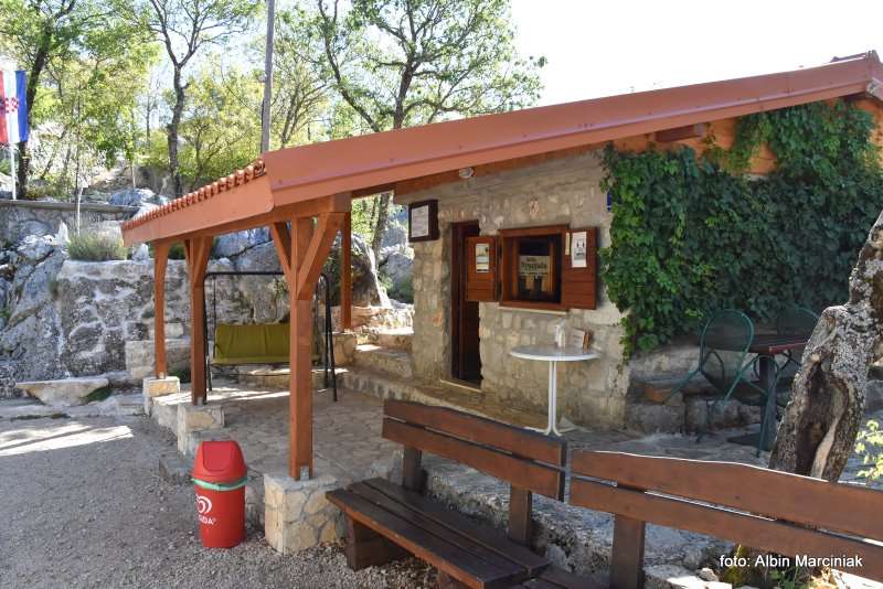 Jaskinia Vranjaca w Chorwacji Kotlenice Dalmacja 1