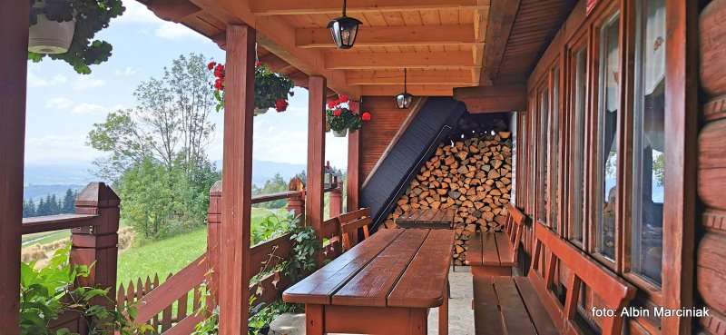 Bacówka na Maciejowej schronisko PTTK 13