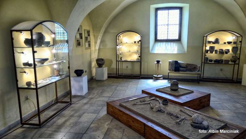 Zamek i dworek w Branicach 15