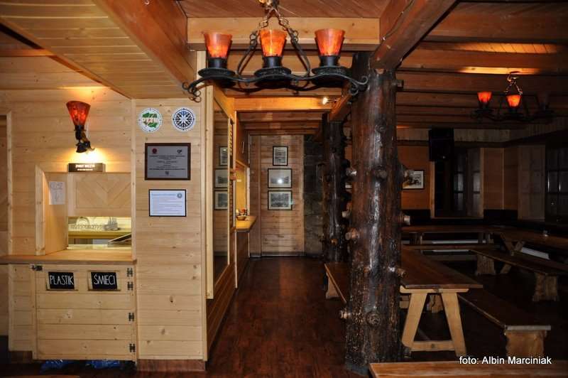 Schronisko w Dolinie Pięciu Stawów Polskich 146