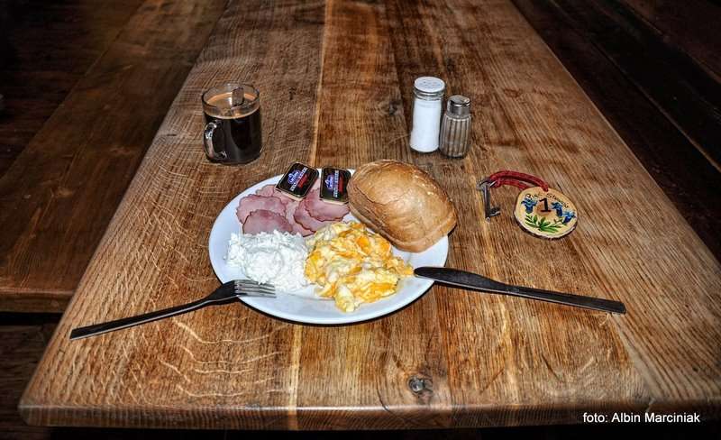 Schronisko w Dolinie Pięciu Stawów Polskich 38