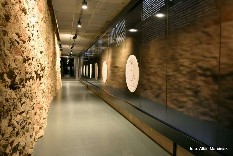 Podziemna trasa turystyczna w Olkuszu piwnice dawnego ratusza Polska 2