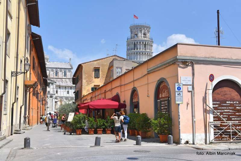 Piza Wlochy krzywa wieża 18