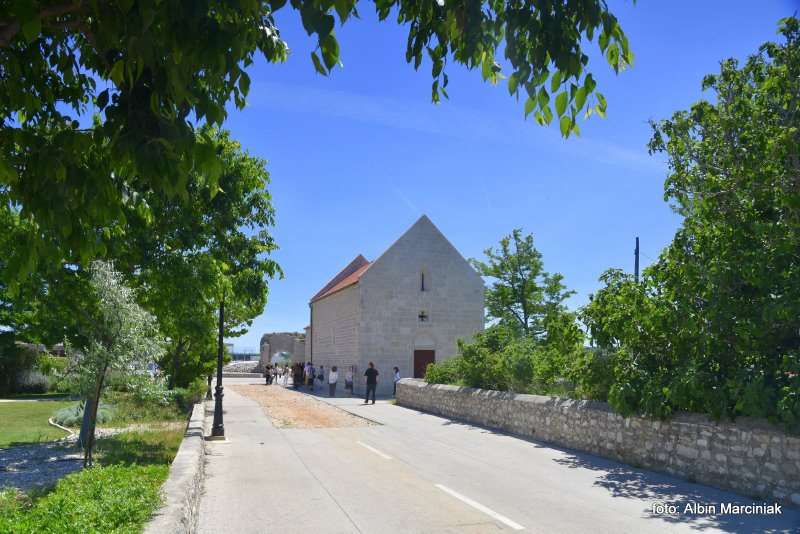 Nin romantyczne miasto w Europie 23