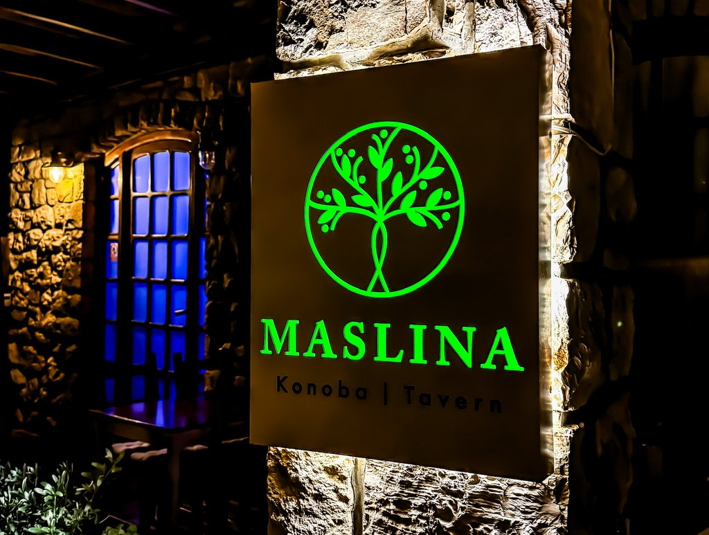 Konoba Maslina Prvić Island