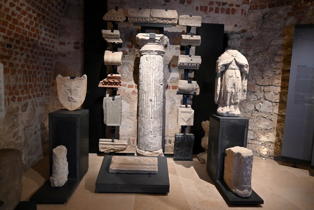 Wawel Podziemny. Lapidarium