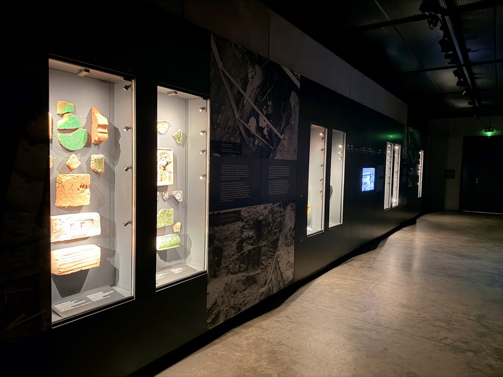 Międzymurze. Podziemia Wawelu