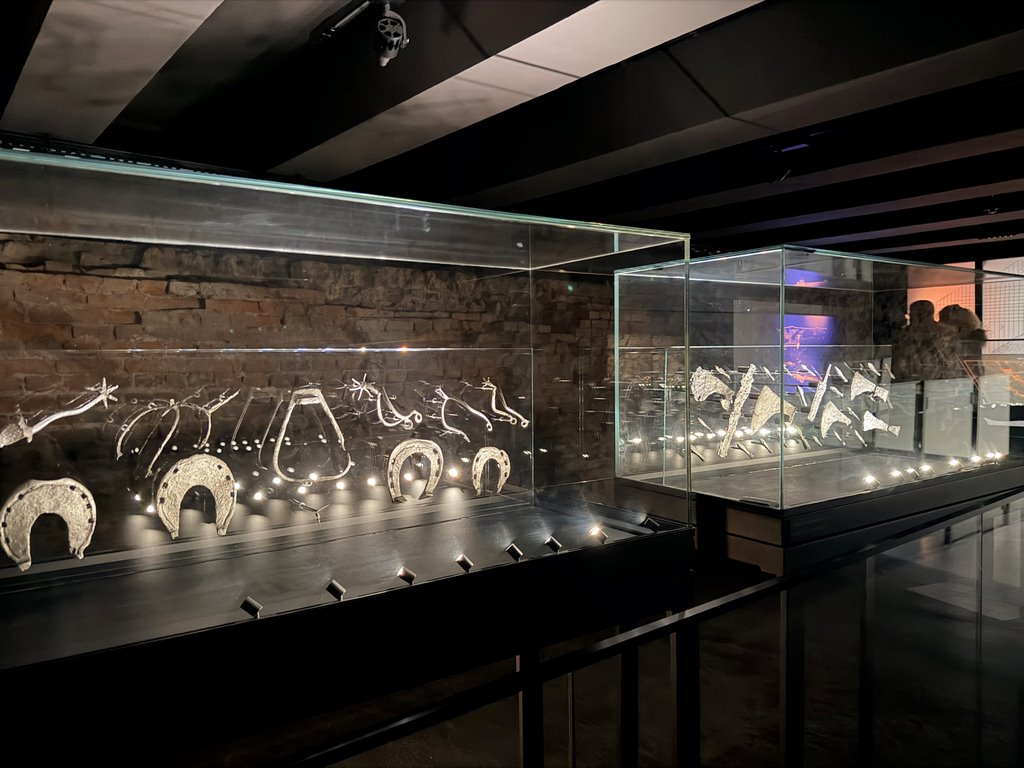 Międzymurze. Podziemia Wawelu