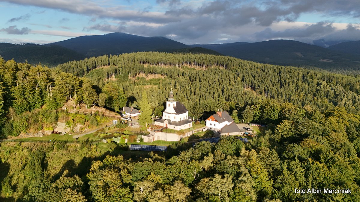 Schronisko Na Iglicznej, Góry Bystrzyckie, Góry Sowie i Góry Stołowe.