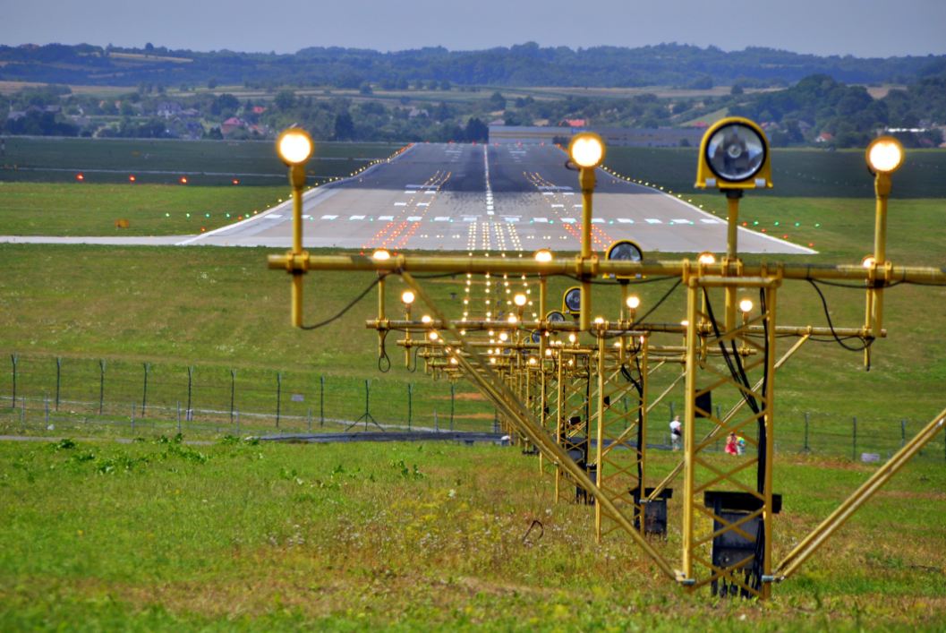 nowy system nawigacyjny ILS DME w krakow-airport