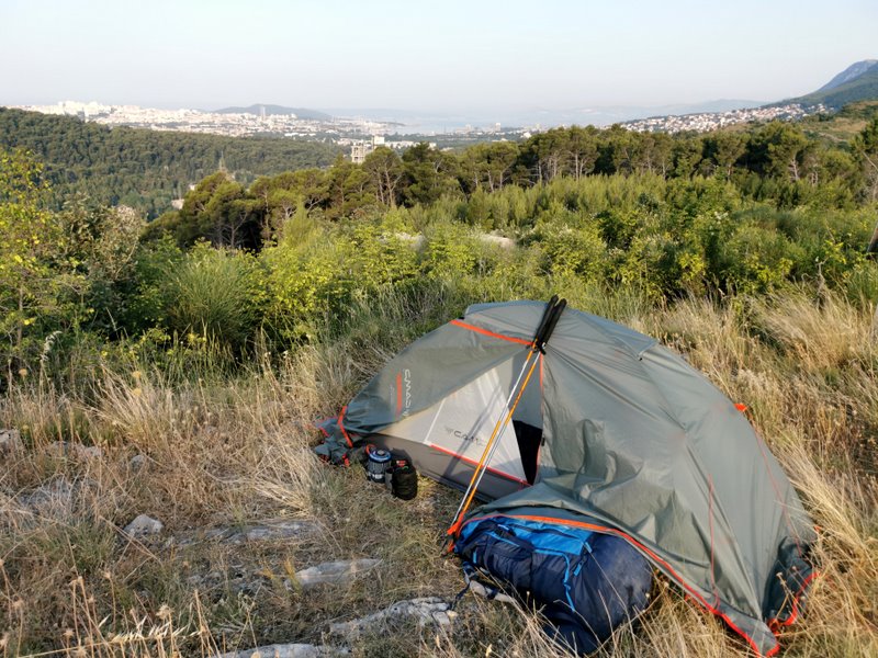 wędrówka z plecakiem - sprawdzony sposób na niedźwiedzie 