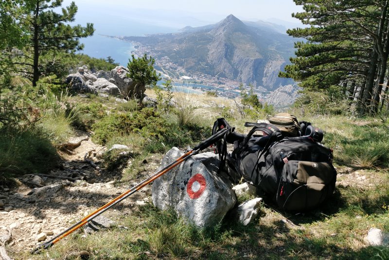 wędrówka z plecakiem - sprawdzony sposób na niedźwiedzie 